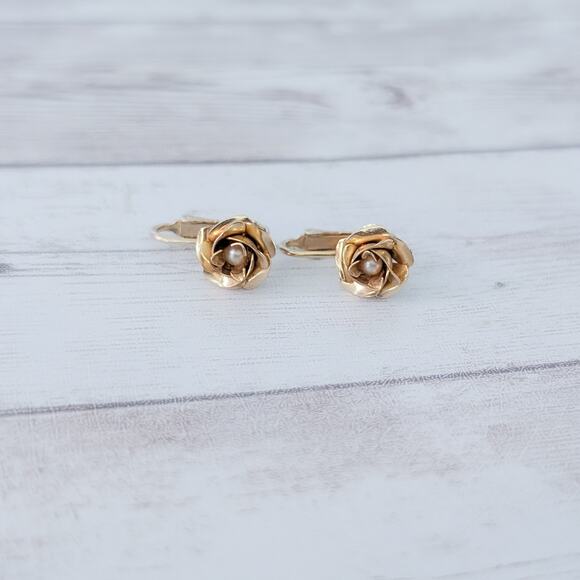 Vintage Clip On Earrings Gold Tone Dainty Rose with Faux Pearl Center - Picture 2 of 7